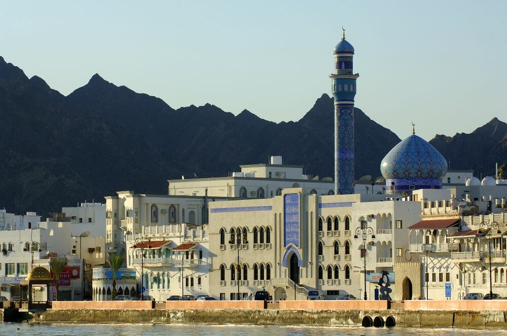 Front de mer à Mutrah Oman_Nakhl_ Fort_Mietwagenrundreise_Klüger_Reisen